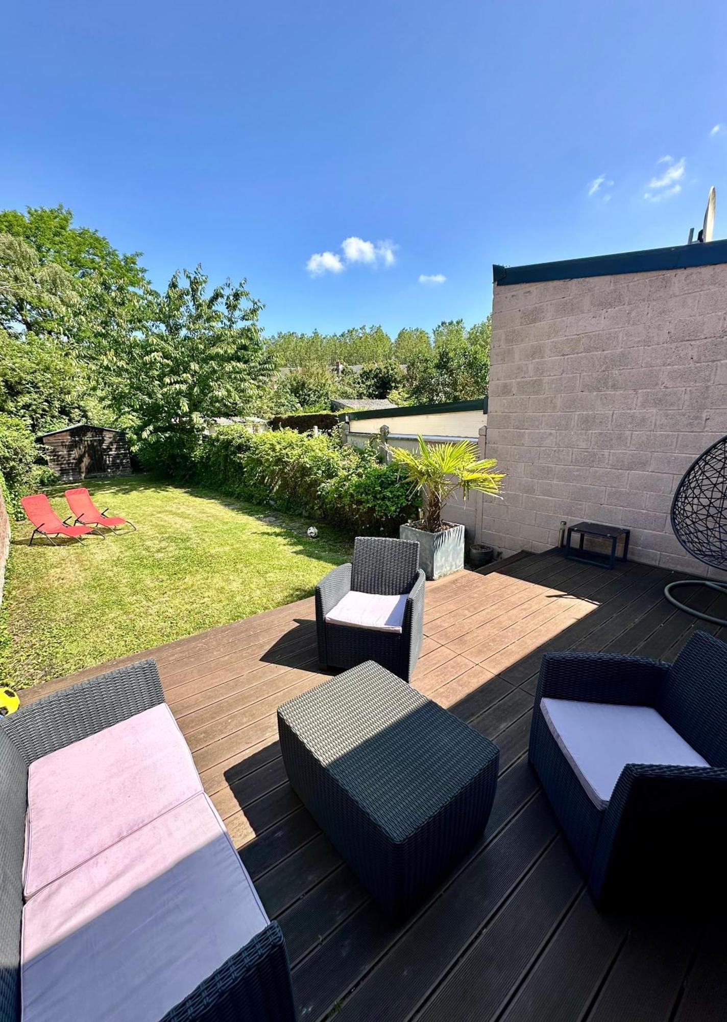 Oasis Citadine Terrasse Intime Jardin Privatif En Plein Centre Ville 70M2 Cambrai Exterior foto